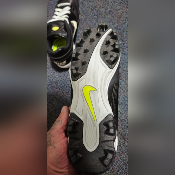 Nike Unify softball cleats - Picture 6 of 7